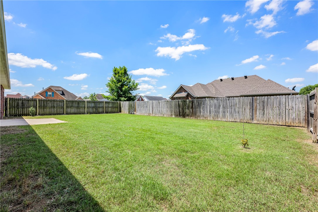 2001 SW Pinoak Avenue