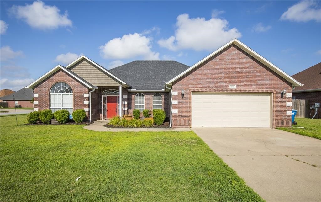 2001 SW Pinoak Avenue