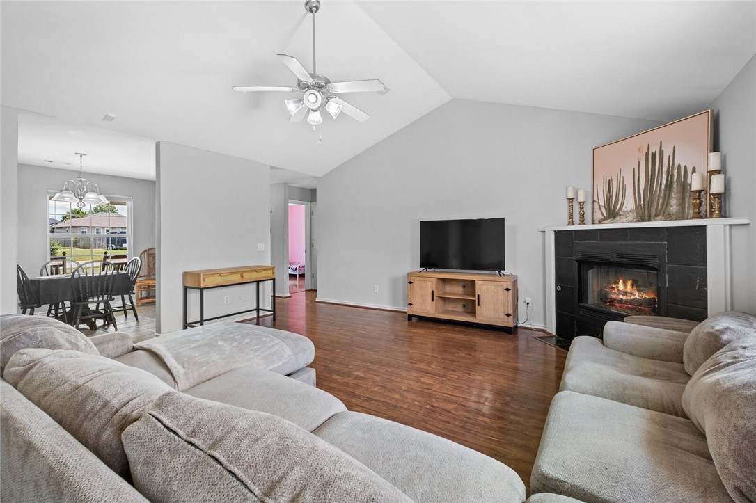 805 Eagle Crest