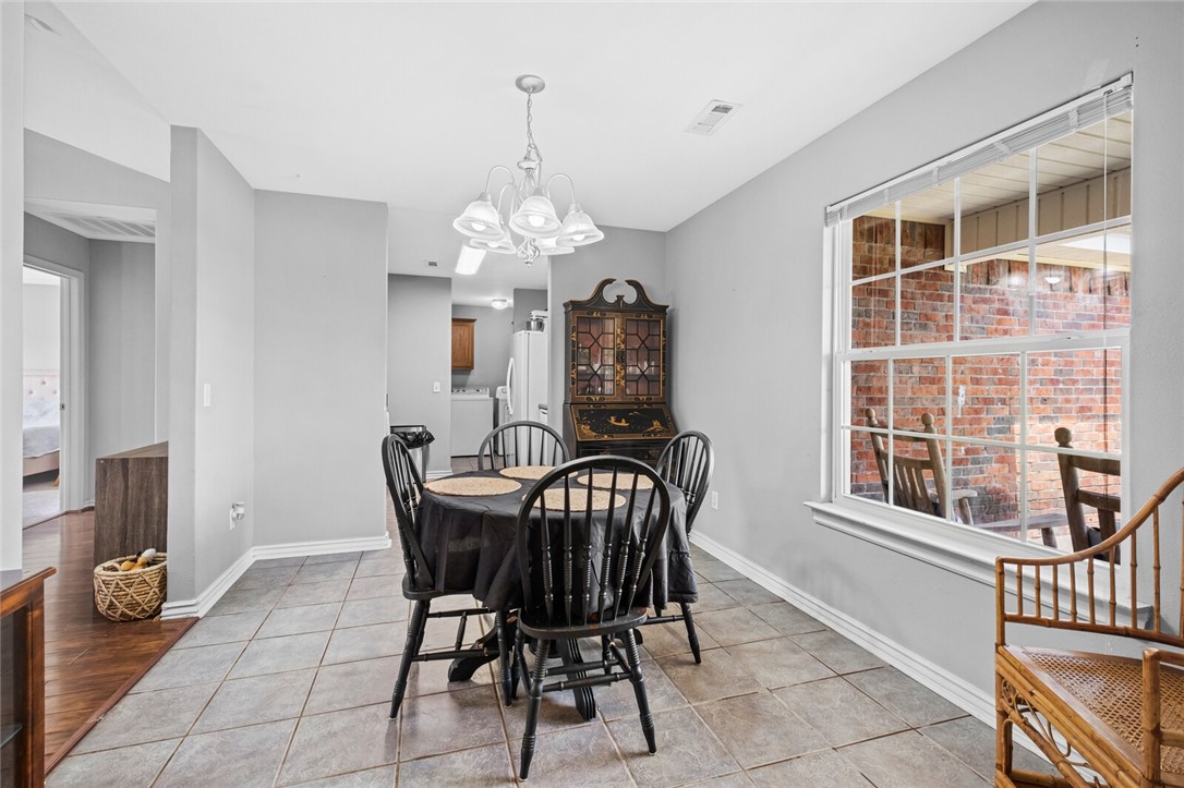 805 Eagle Crest