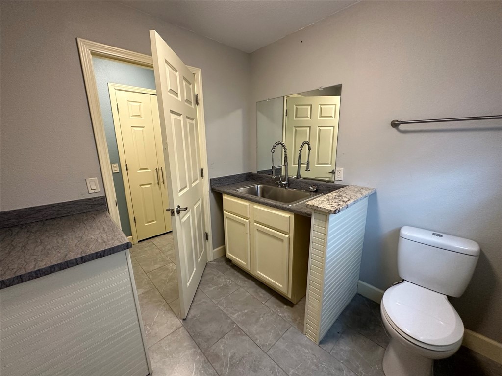 4855 SW Regional Airport Boulevard