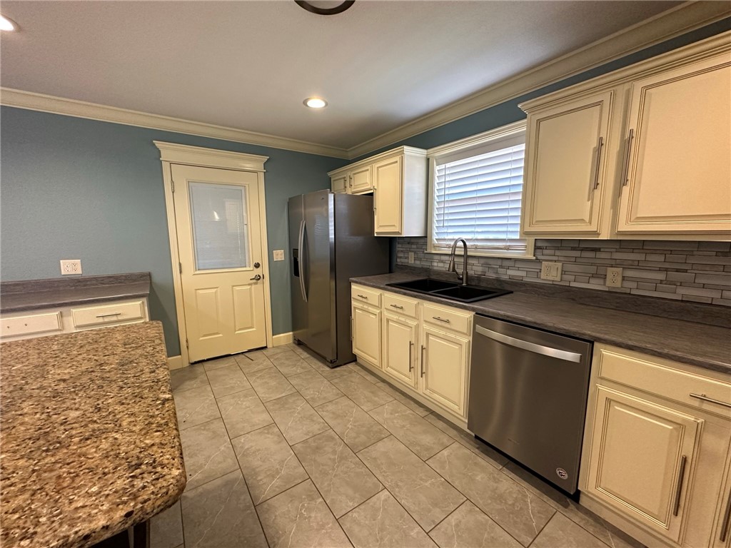 4855 SW Regional Airport Boulevard