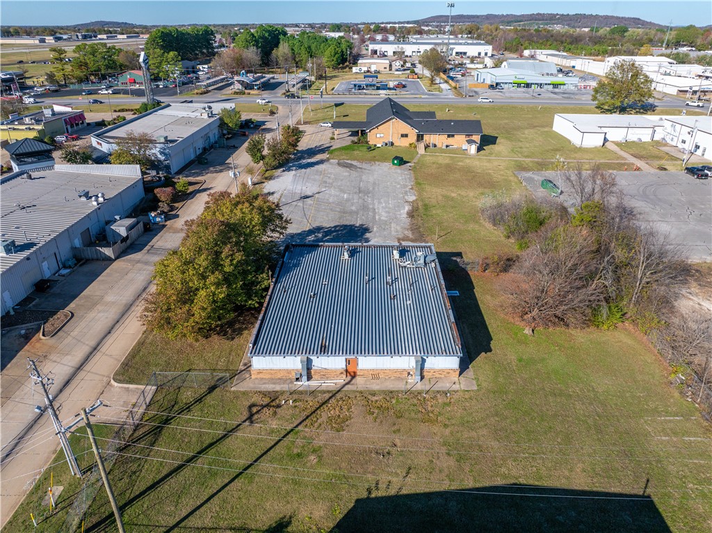 2143 N Worth Lane