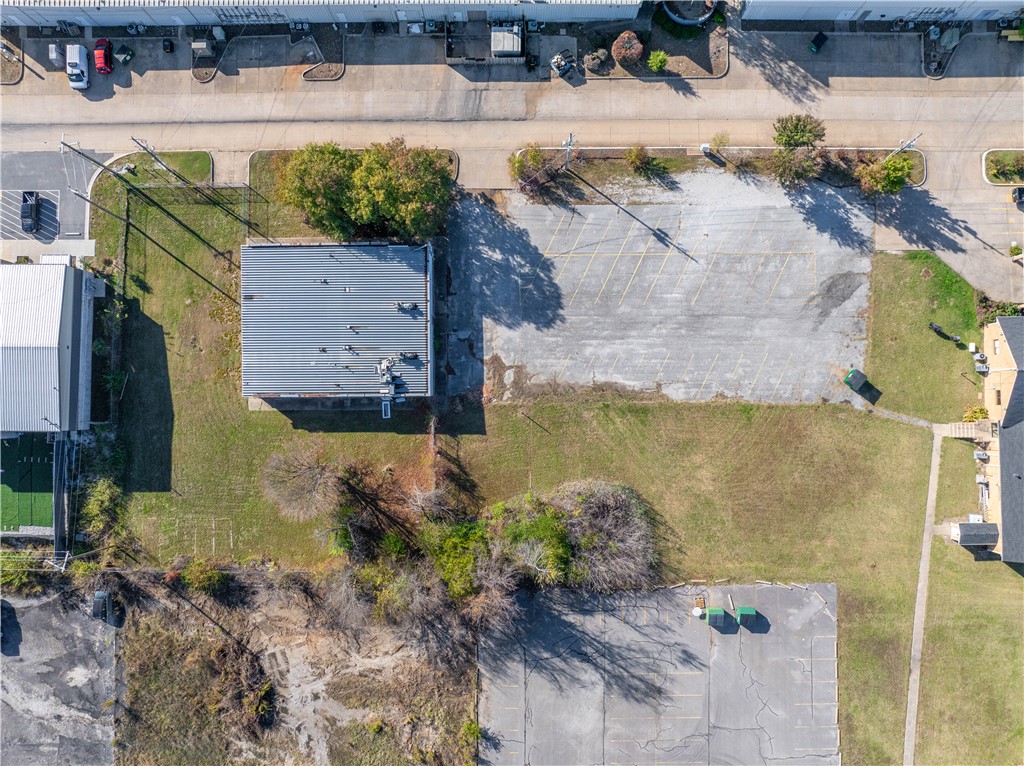 2143 N Worth Lane