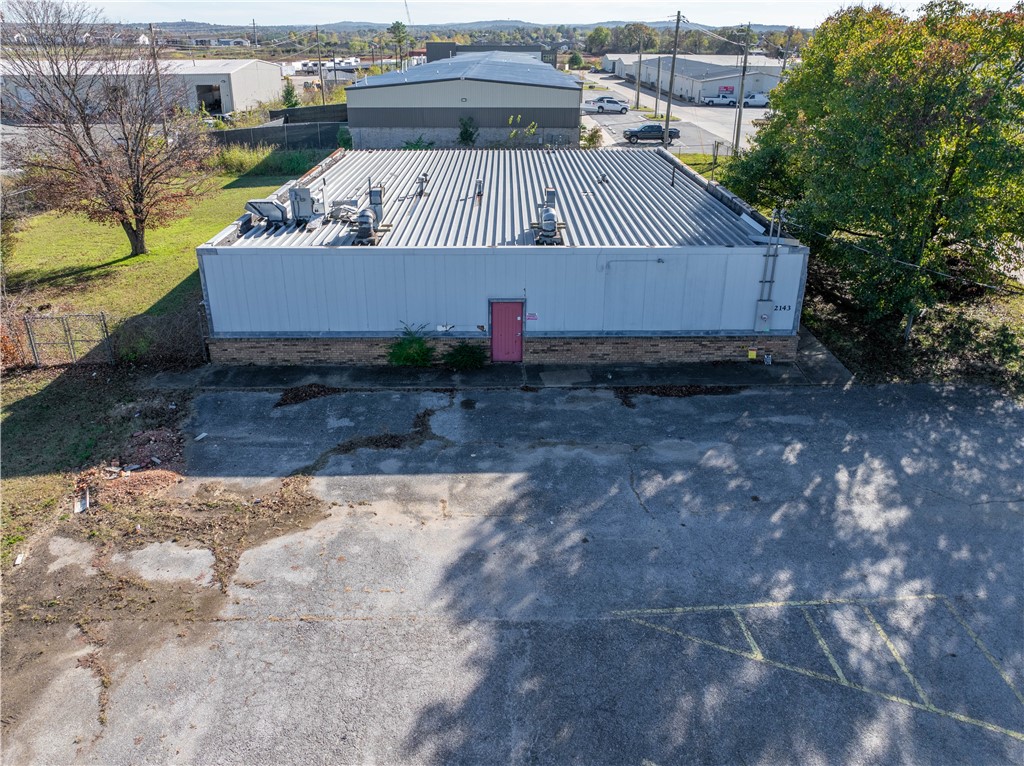 2143 N Worth Lane