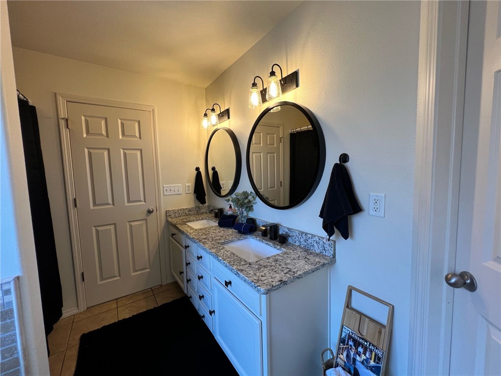 4305 SW Limestone Avenue