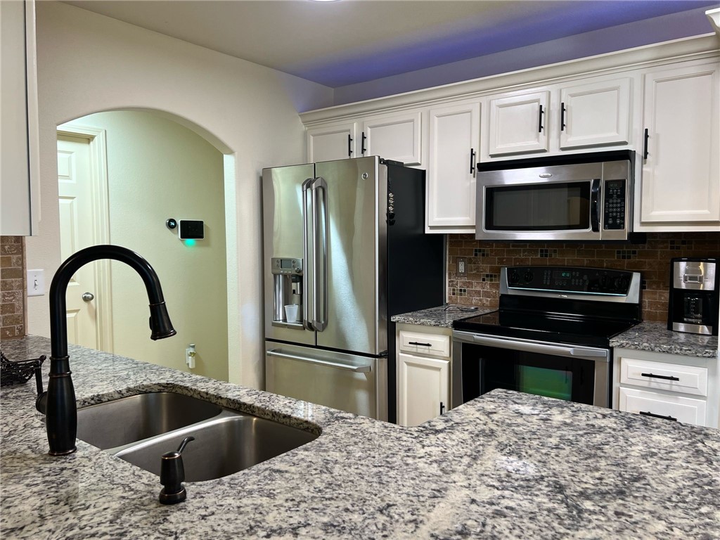 4305 SW Limestone Avenue