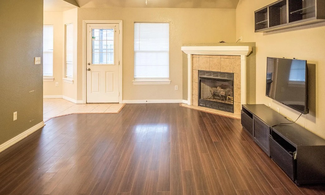 1013 S Applewood Circle