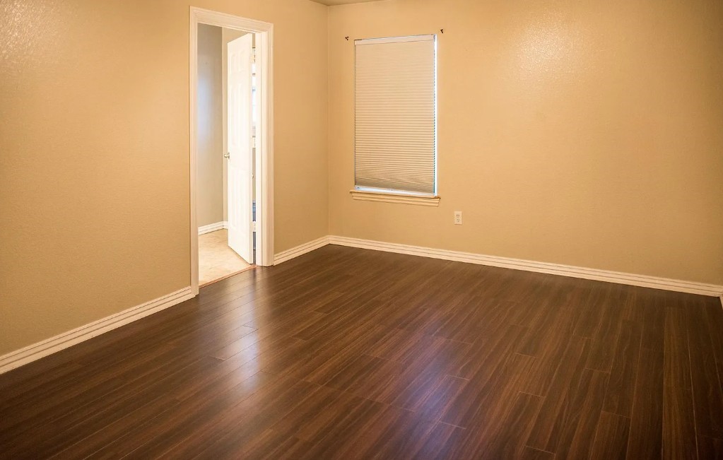 1013 S Applewood Circle