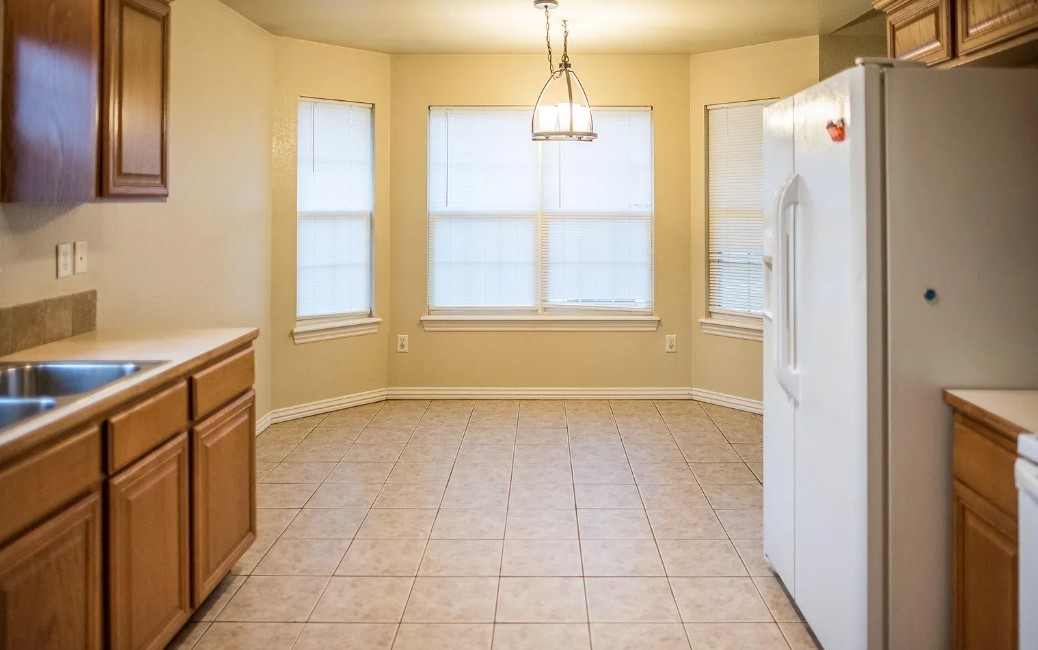 1013 S Applewood Circle