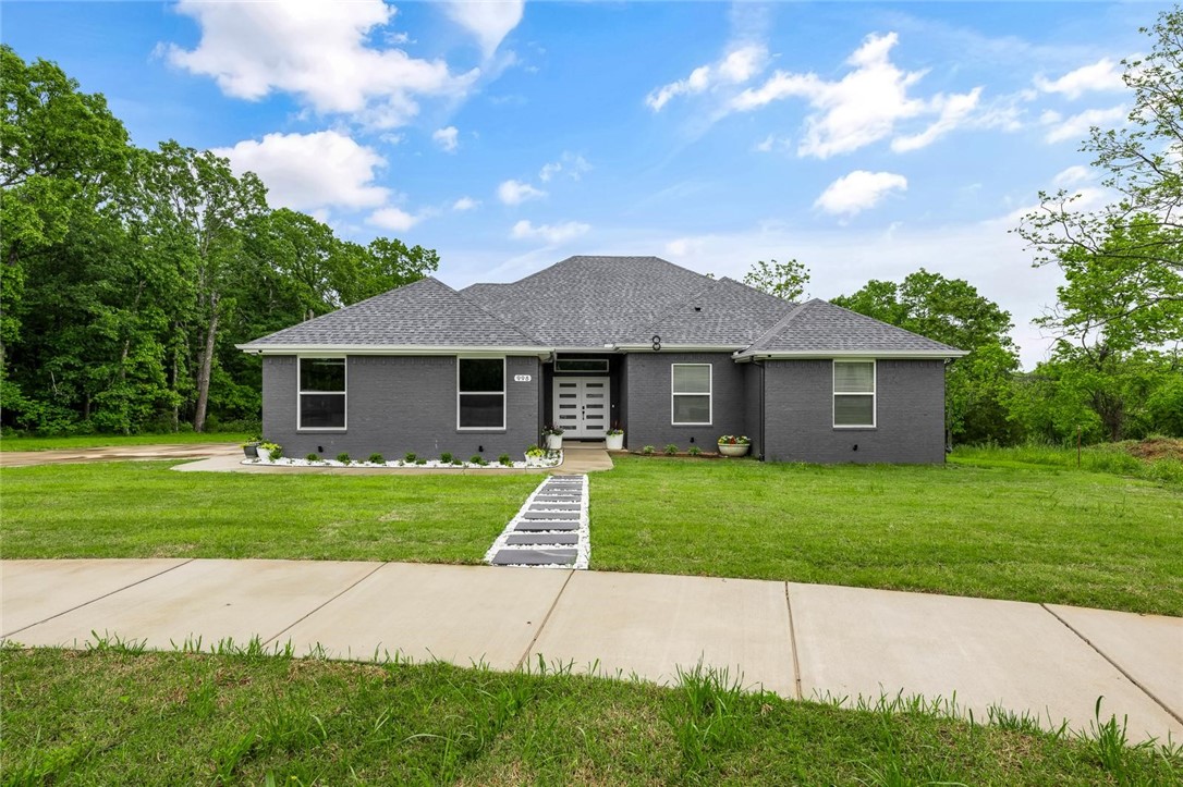 901 Red Cedar Place