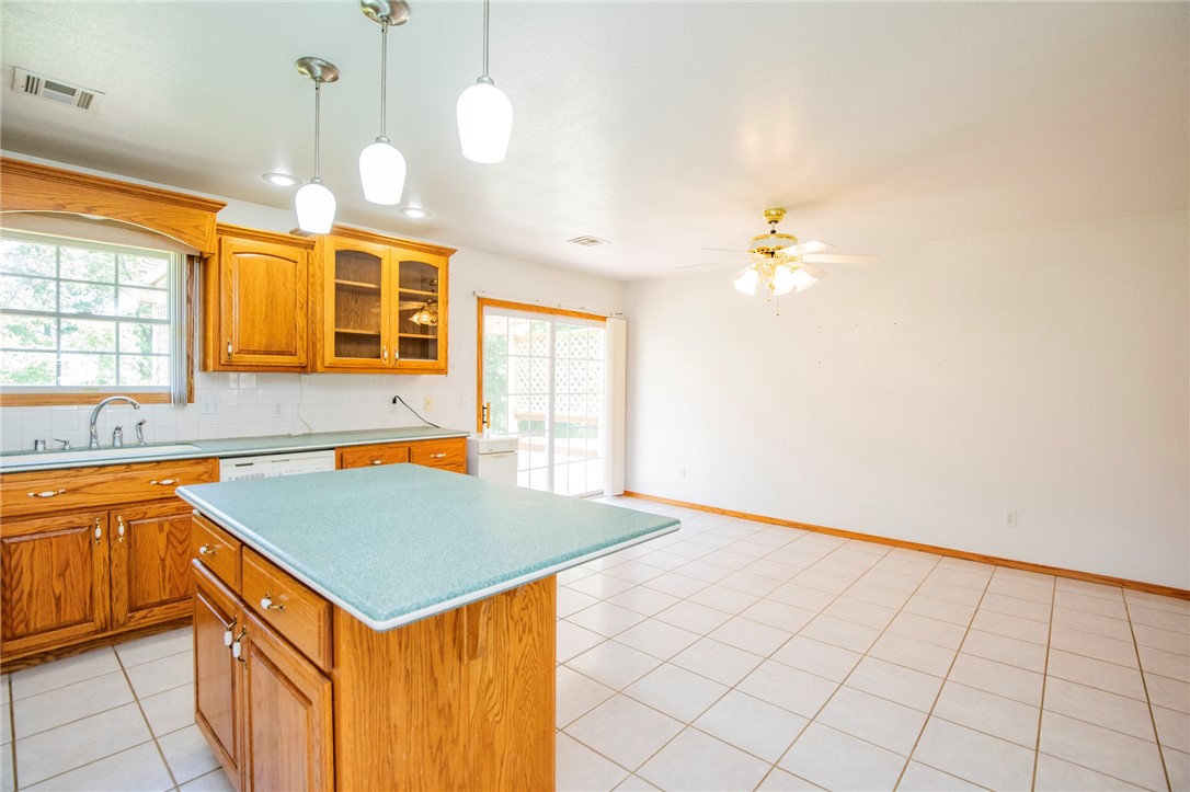1603 Breckenridge Loop