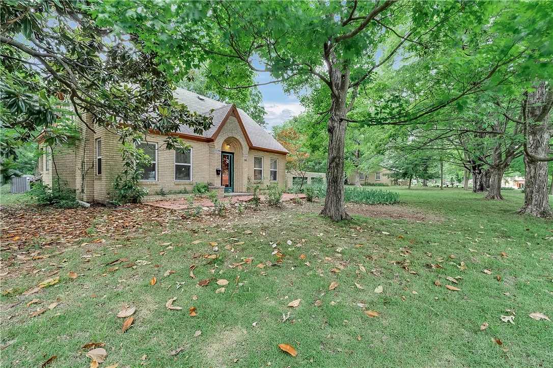 320 S Pleasant Street