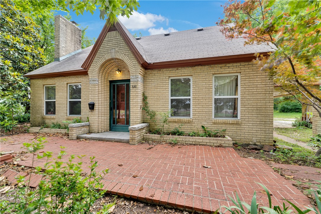 320 S Pleasant Street