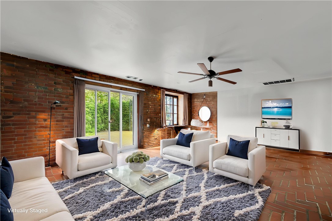 320 S Pleasant Street