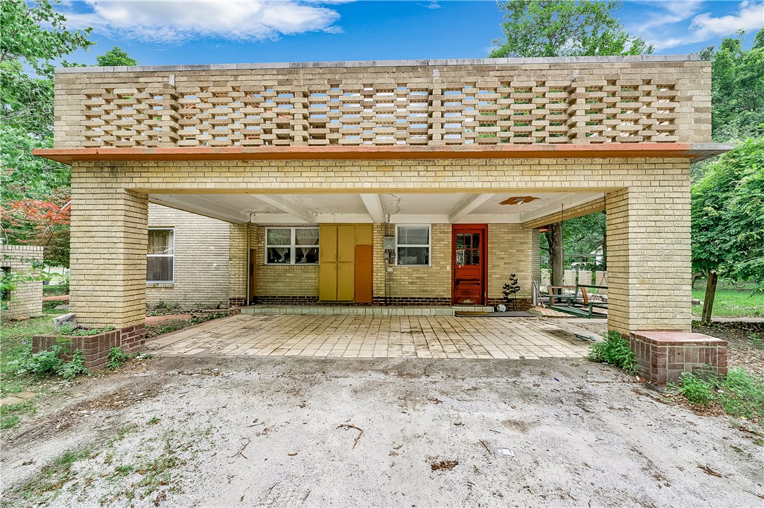 320 S Pleasant Street