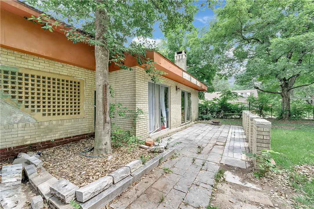 320 S Pleasant Street