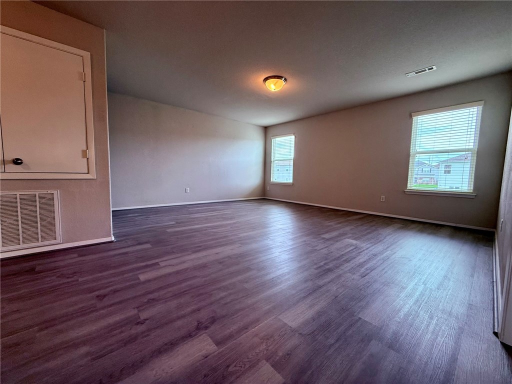 805 Green World Street