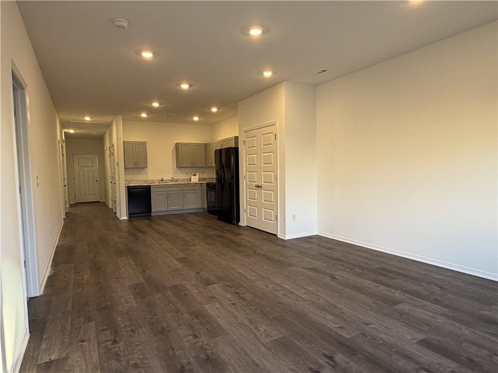 6808 SW Memphis Avenue