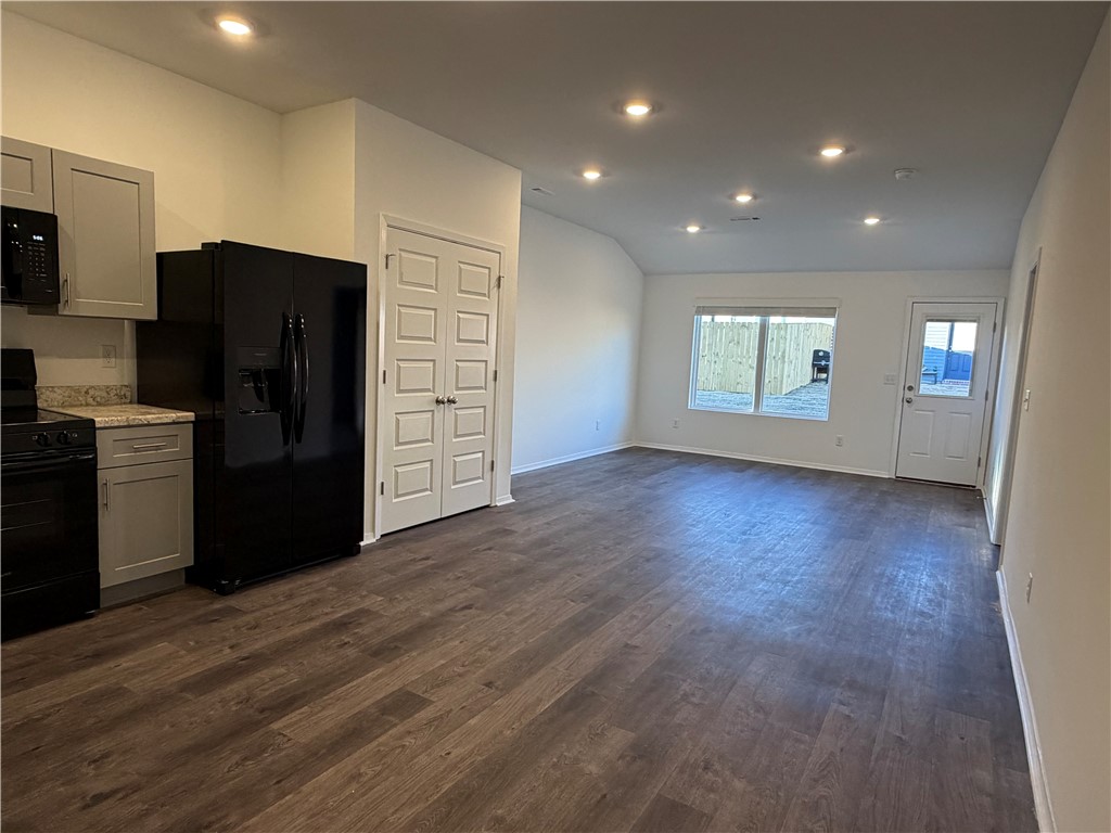 6808 SW Memphis Avenue