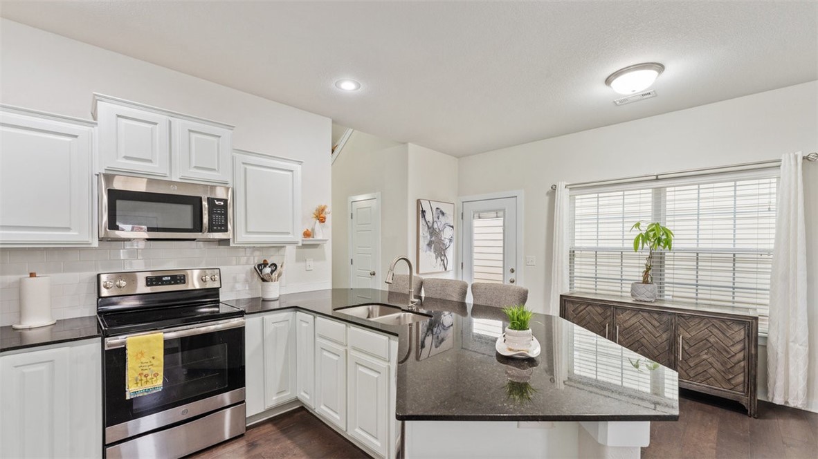 3903 SW Peachwood Drive