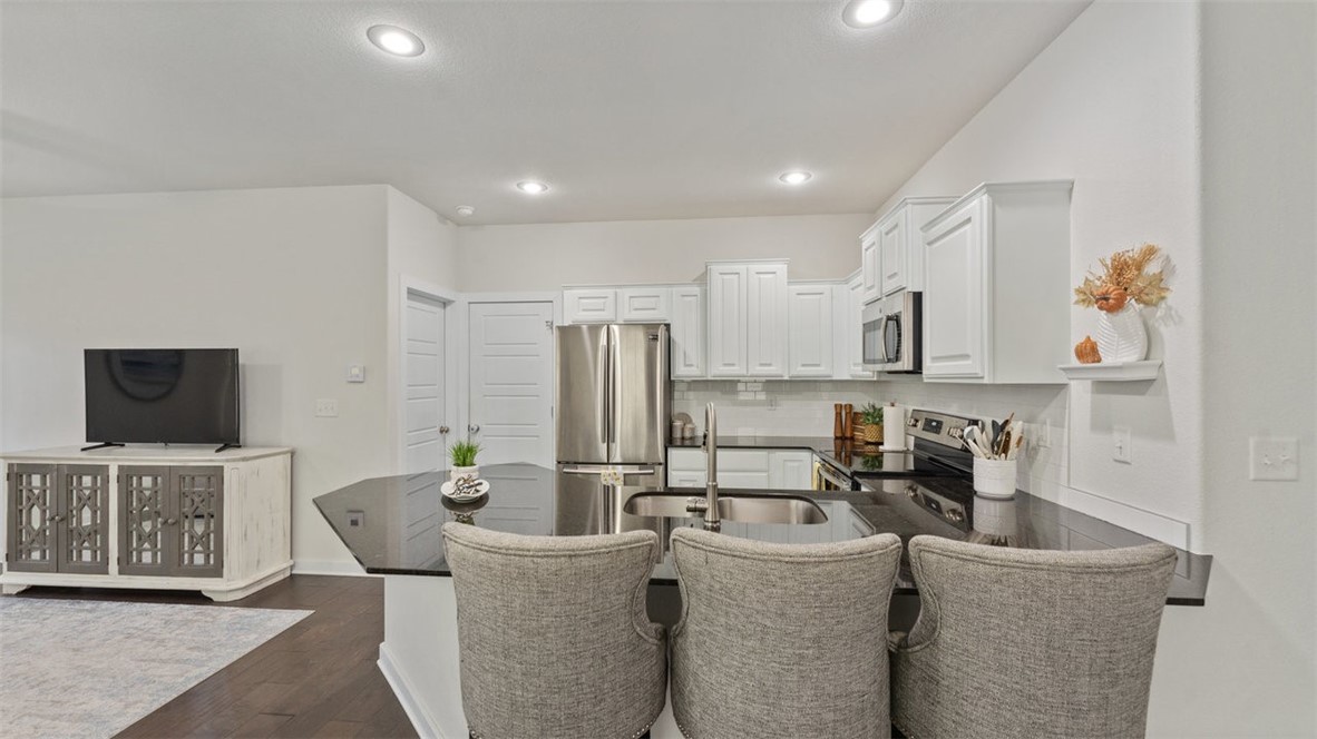 3903 SW Peachwood Drive