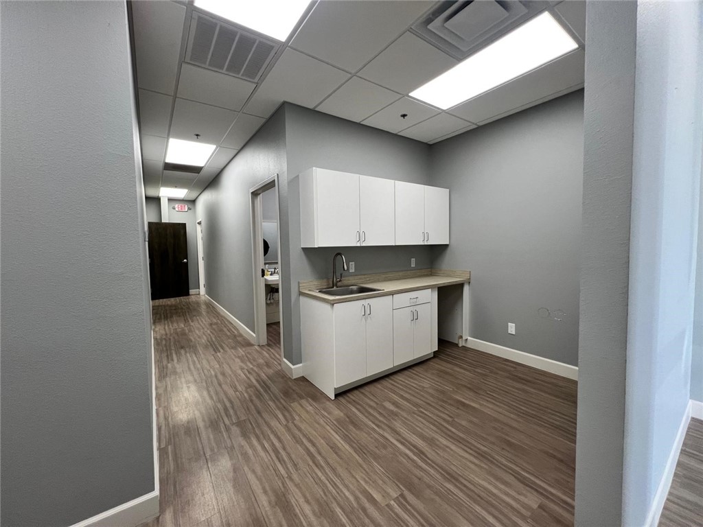 1032 E Henri De Tonti Boulevard 14