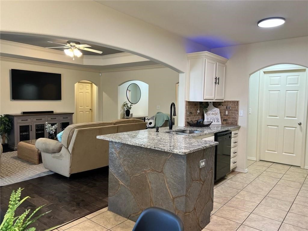 4305 SW Limestone Avenue