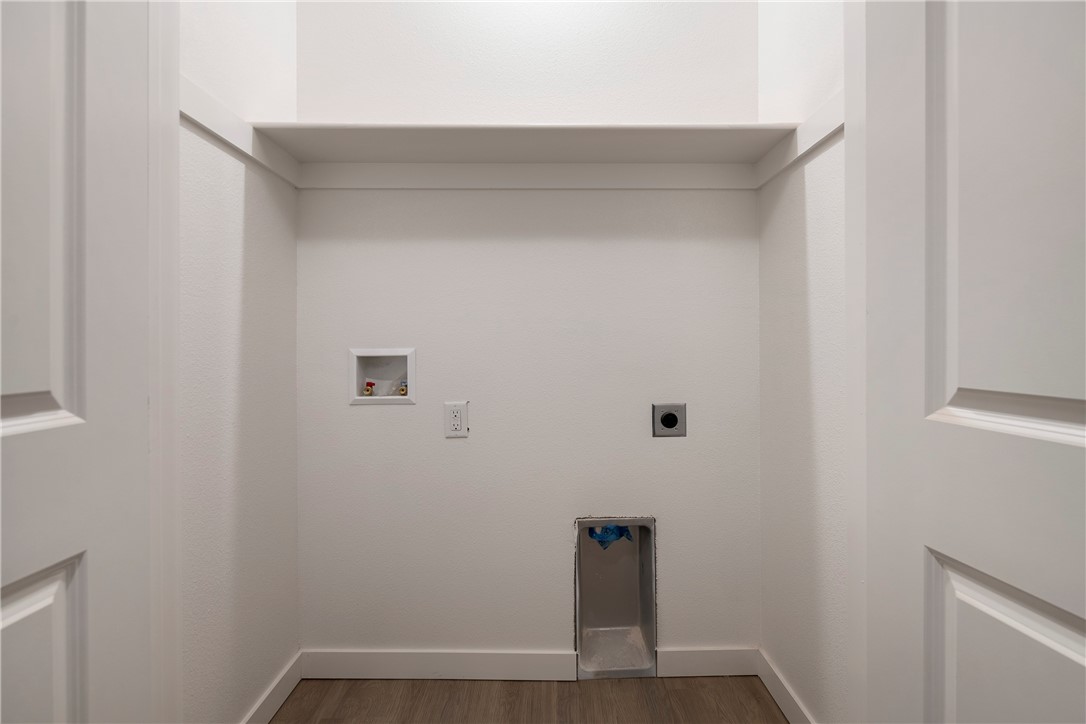 1348 West Avenue 102