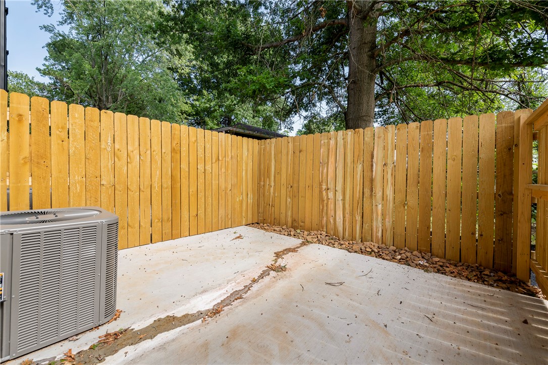 1348 West Avenue 102