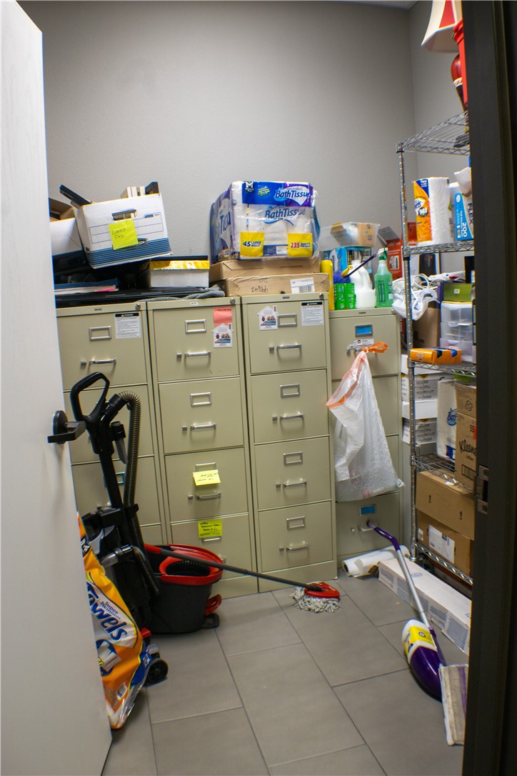 1032 E Henri De Tonti Boulevard 6