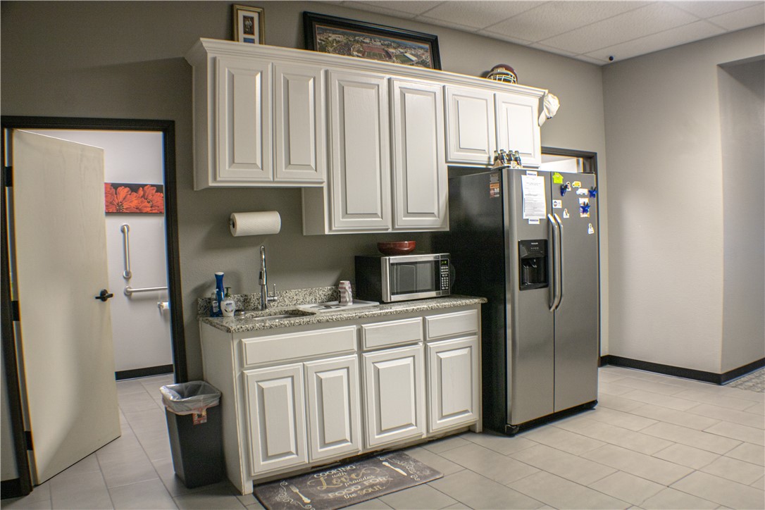 1032 E Henri De Tonti Boulevard 6