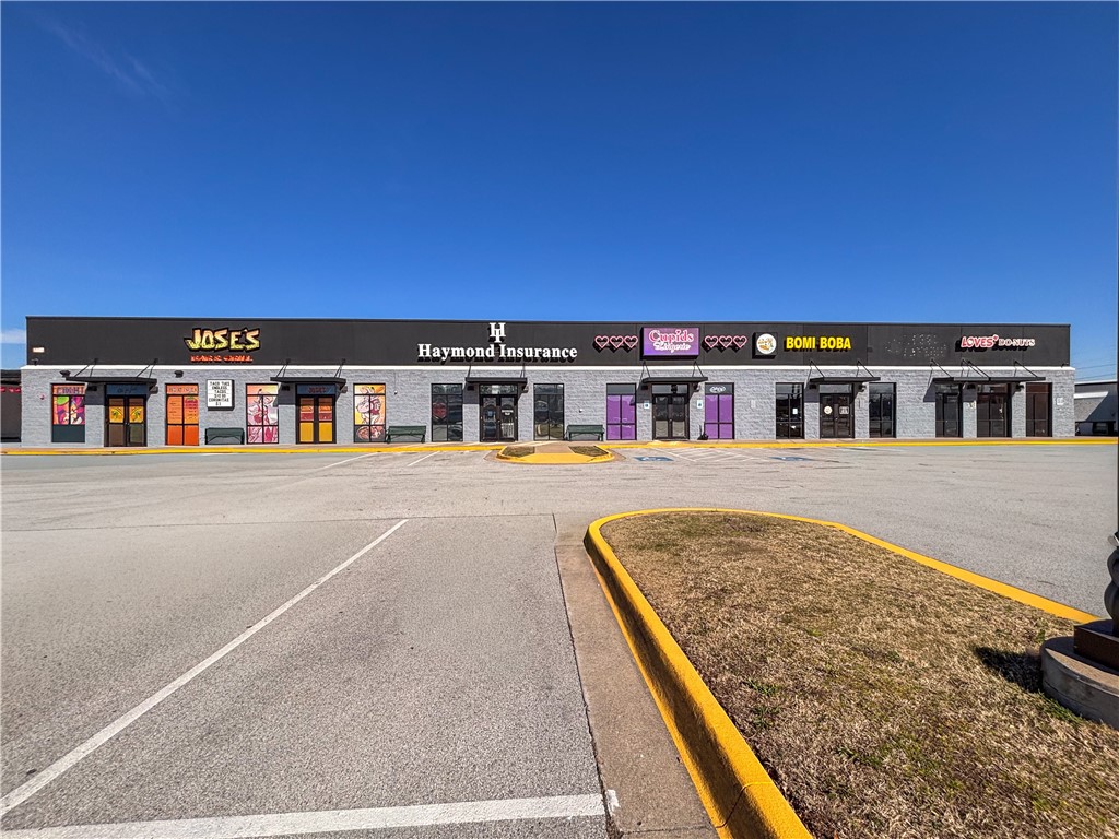 1032 E Henri De Tonti Boulevard 6