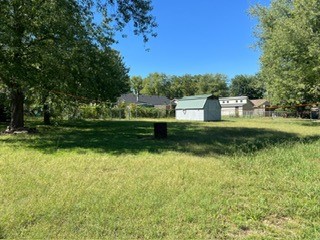 1502 White Road
