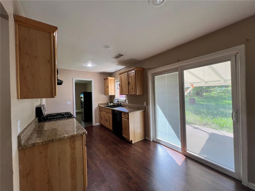 1502 White Road