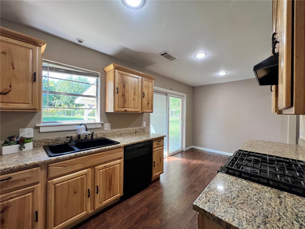 1502 White Road