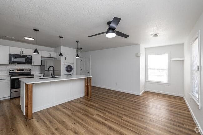 610 SE Moberly Lane 3