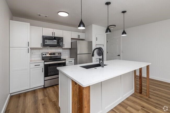 610 SE Moberly Lane 3