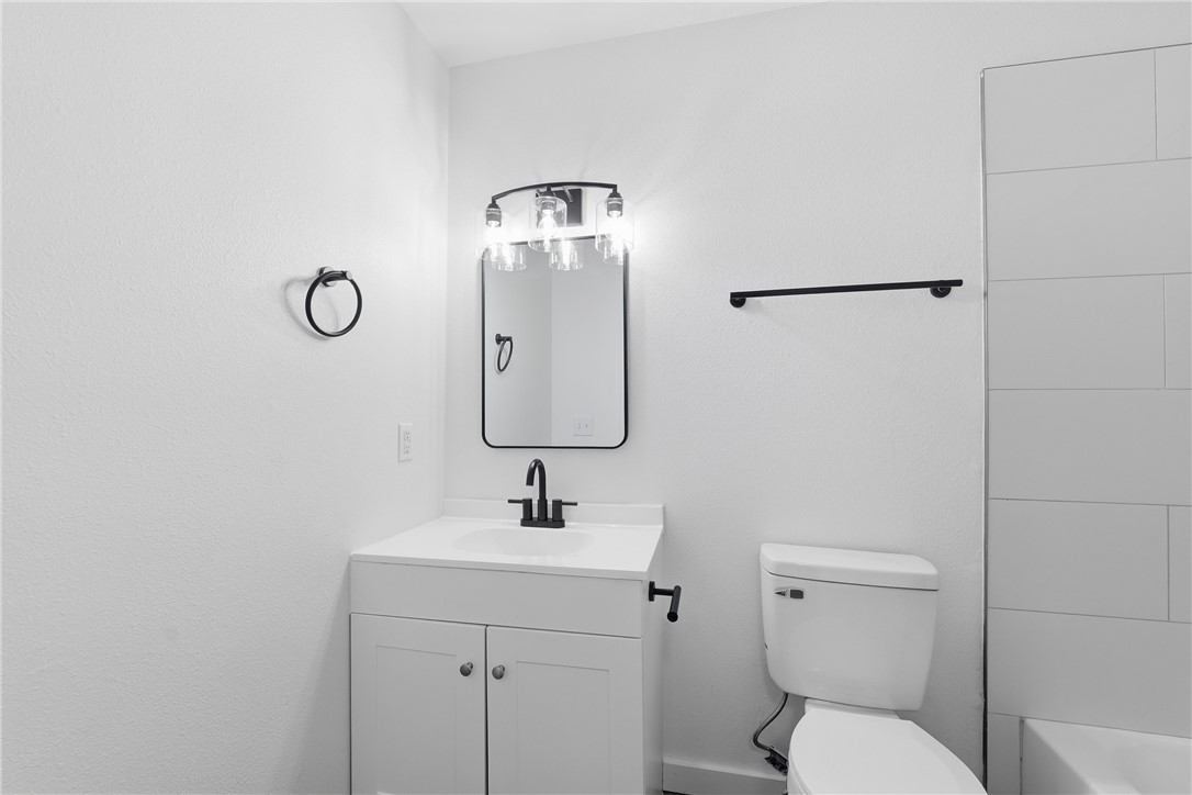 2304 SE Jayel Terrace 3