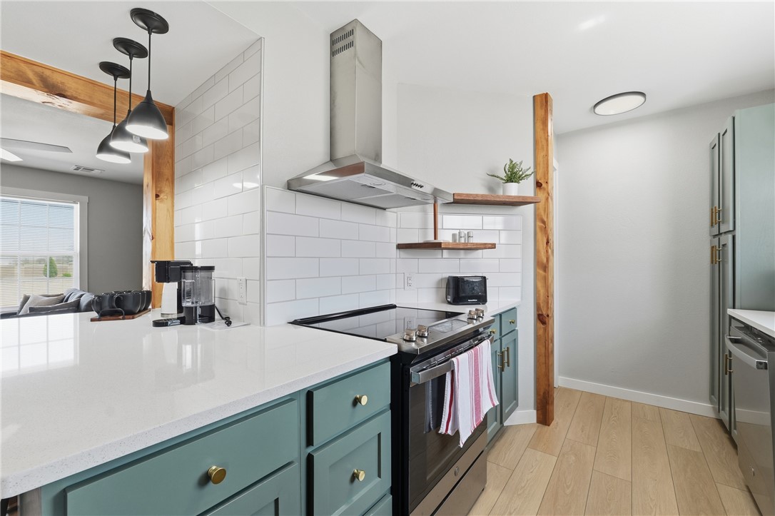 2402 SE Jayel Terrace 1