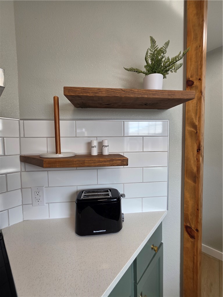 2402 SE Jayel Terrace 1