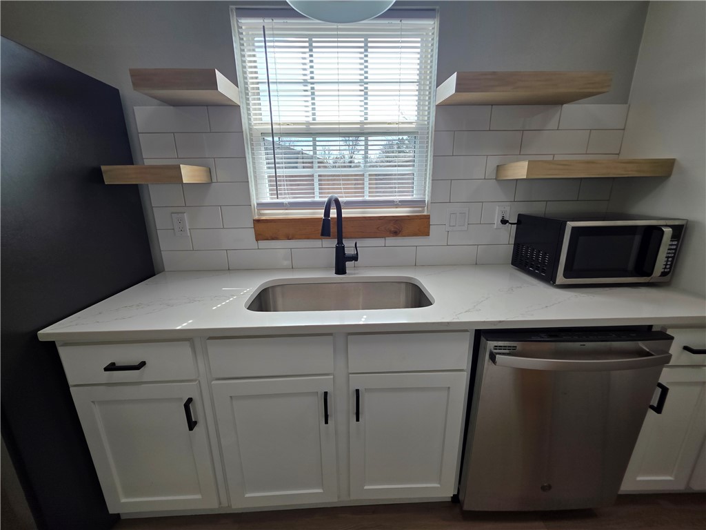 2402 SE Jayel Terrace 2