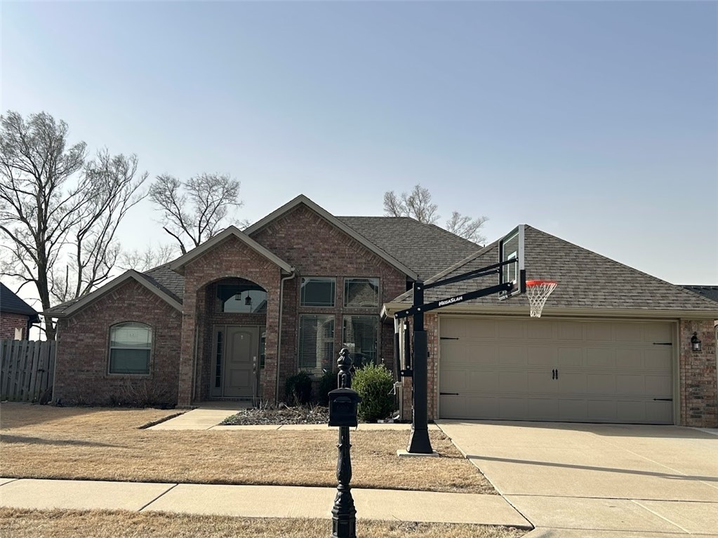 910 Sunset Lane