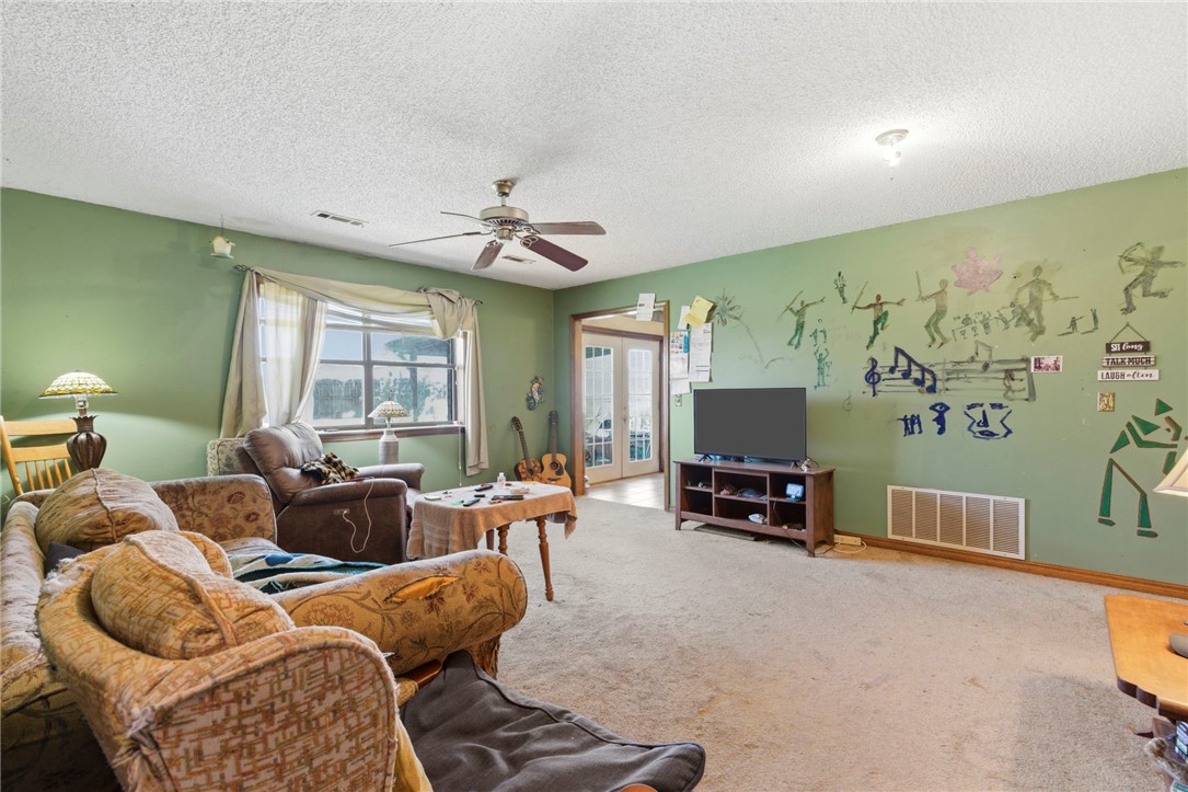 2706 S 43rd Place