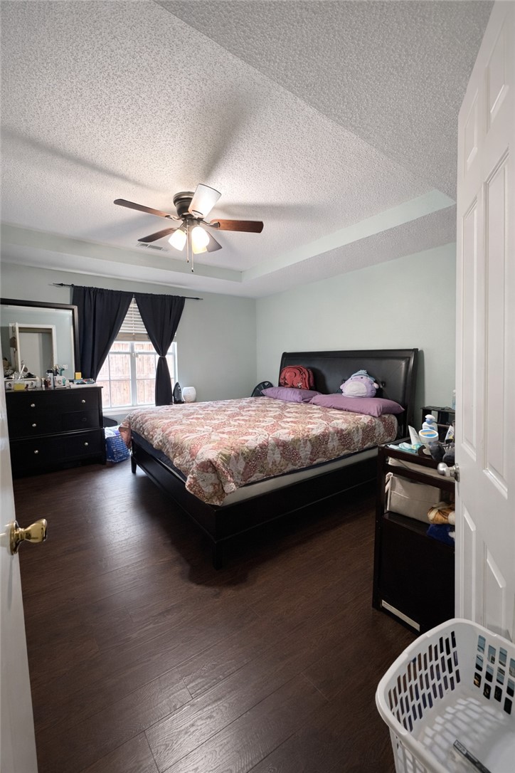 3807 W Locust Street