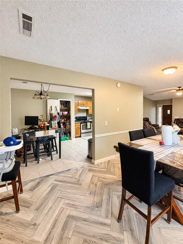 3807 W Locust Street