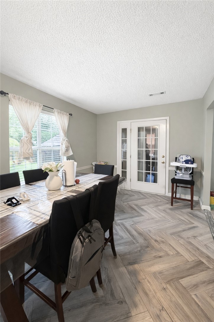 3807 W Locust Street