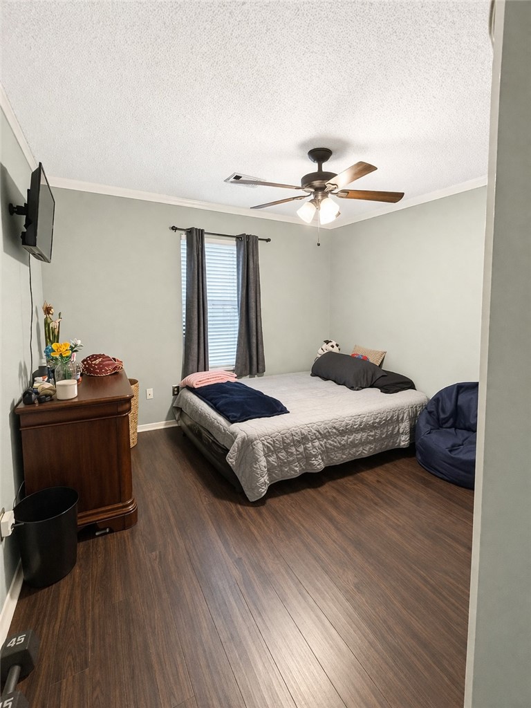 3807 W Locust Street