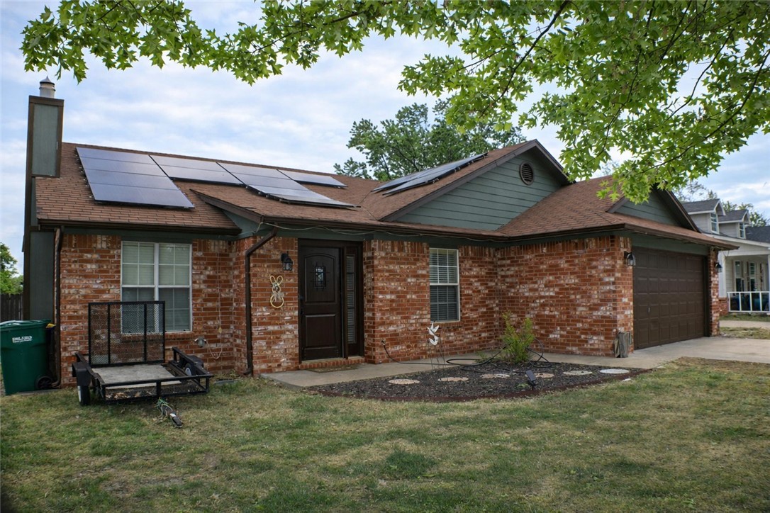 3807 W Locust Street