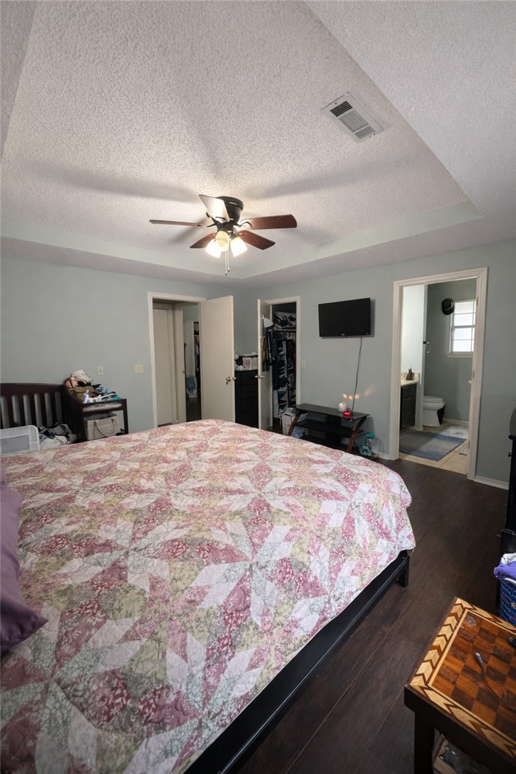 3807 W Locust Street